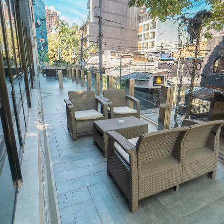 1Million Luxury Suites Medellín Buitenkant foto