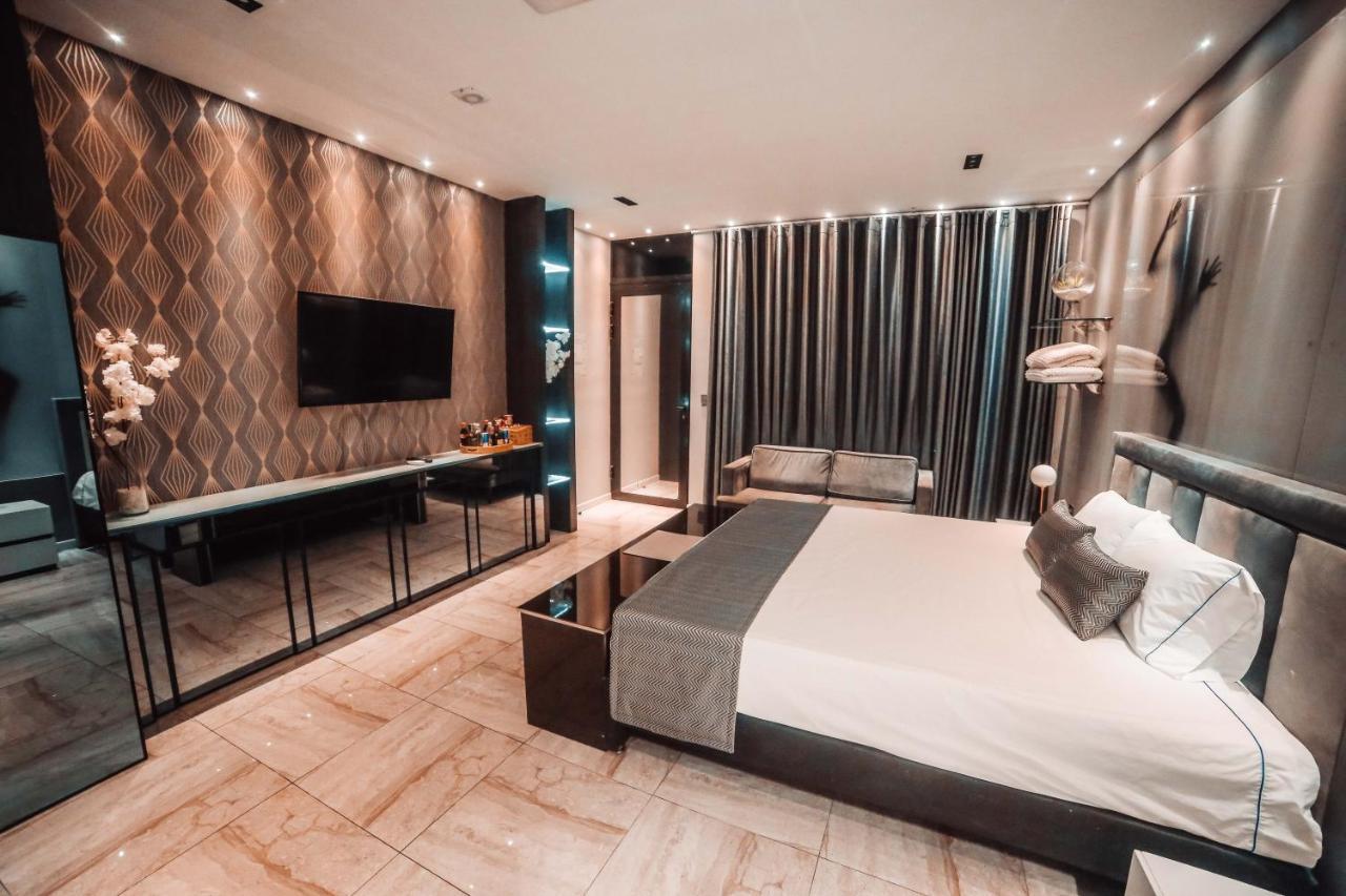 1Million Luxury Suites Medellín Buitenkant foto