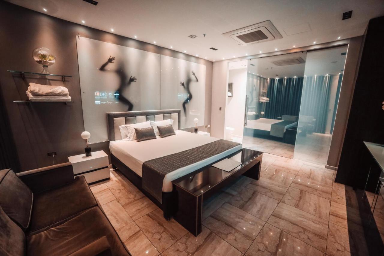 1Million Luxury Suites Medellín Buitenkant foto