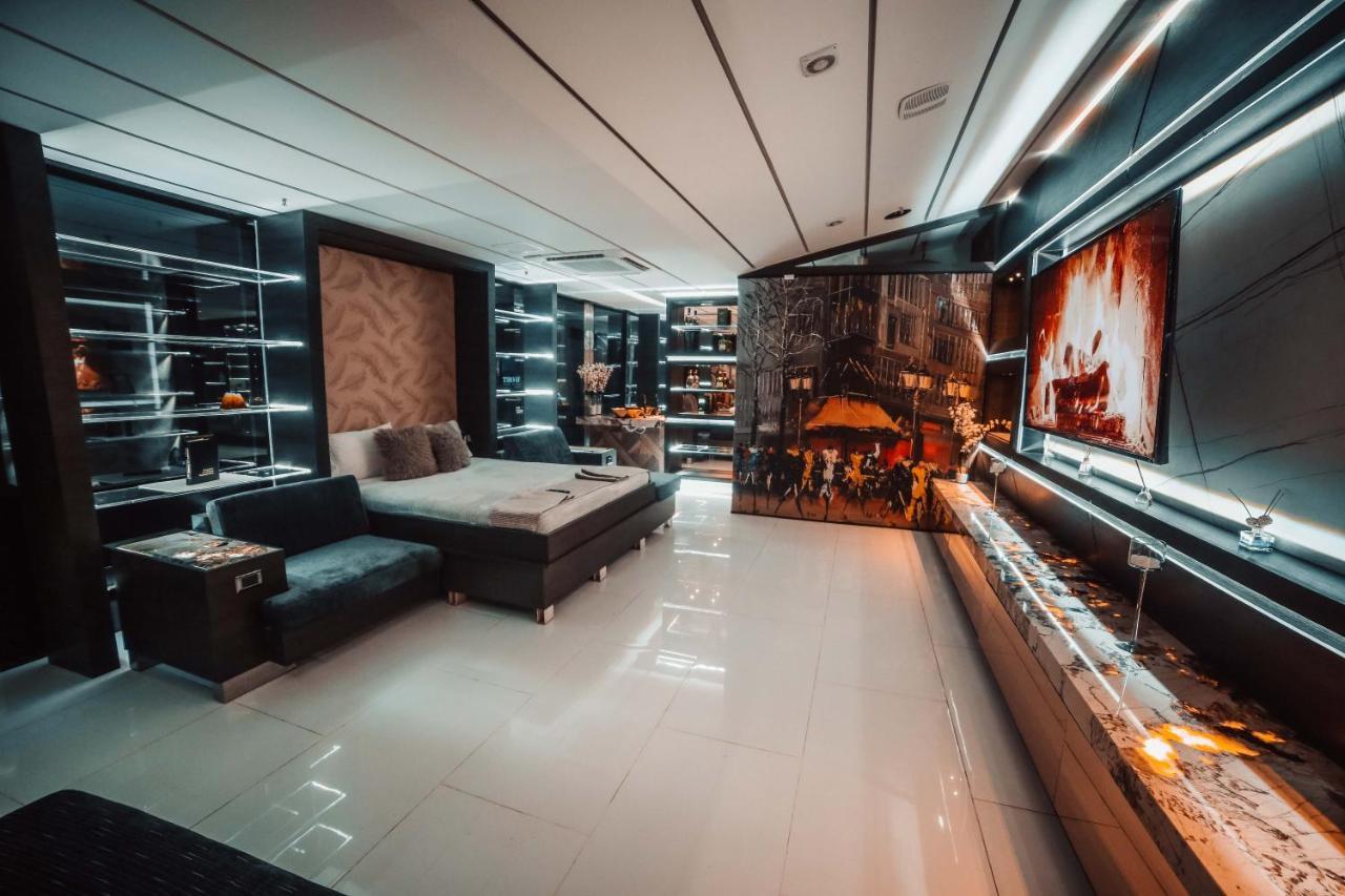 1Million Luxury Suites Medellín Buitenkant foto