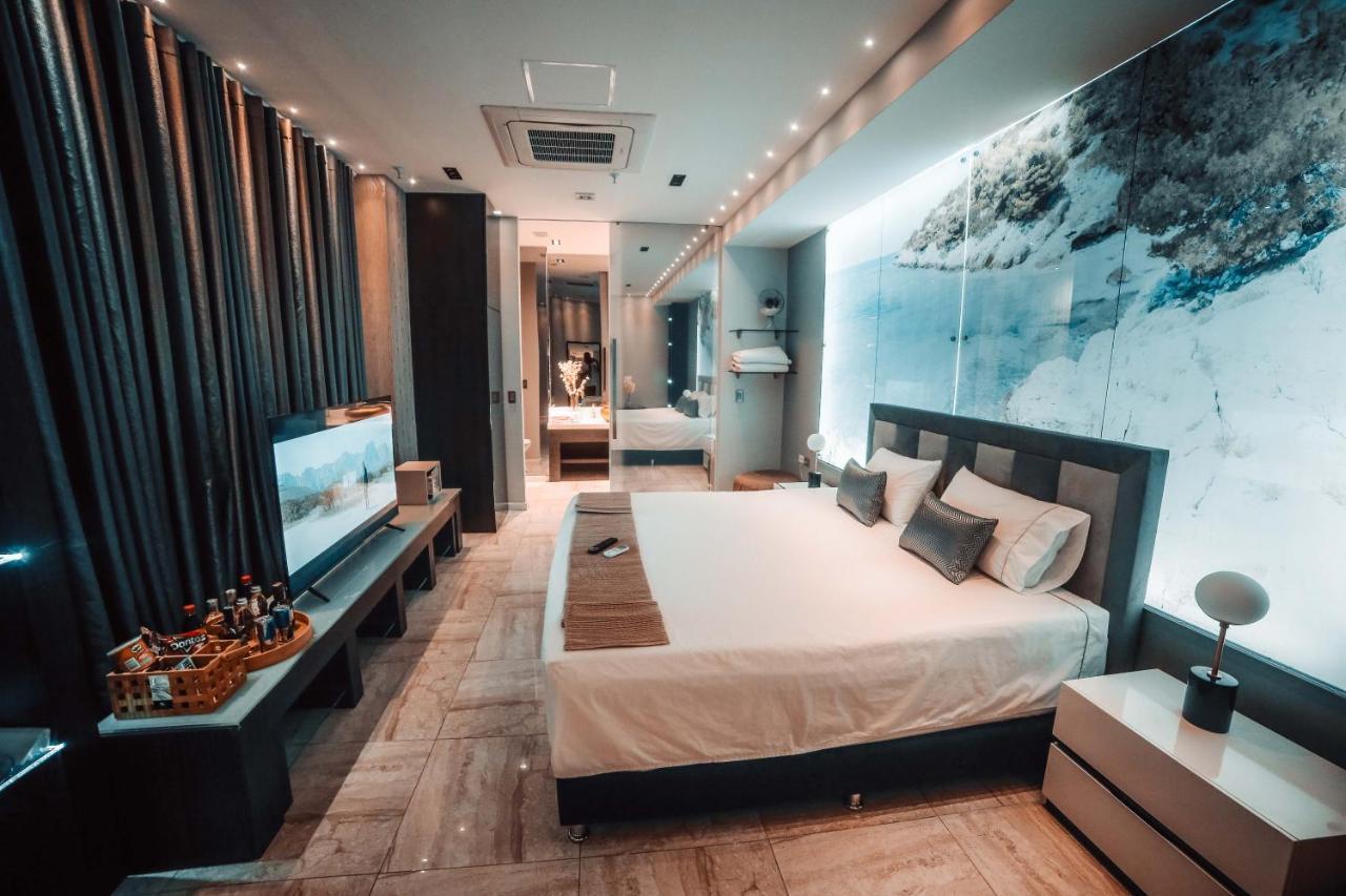 1Million Luxury Suites Medellín Buitenkant foto