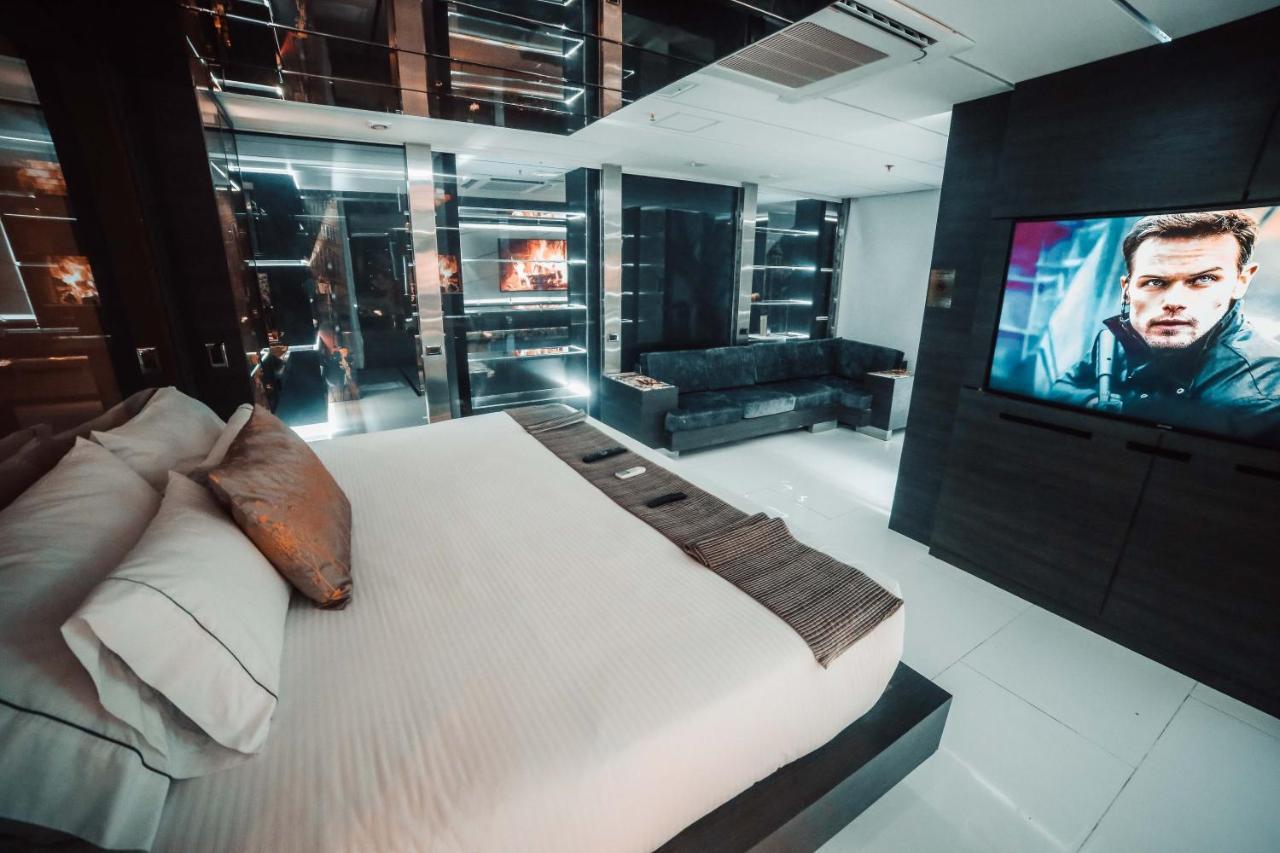 1Million Luxury Suites Medellín Buitenkant foto